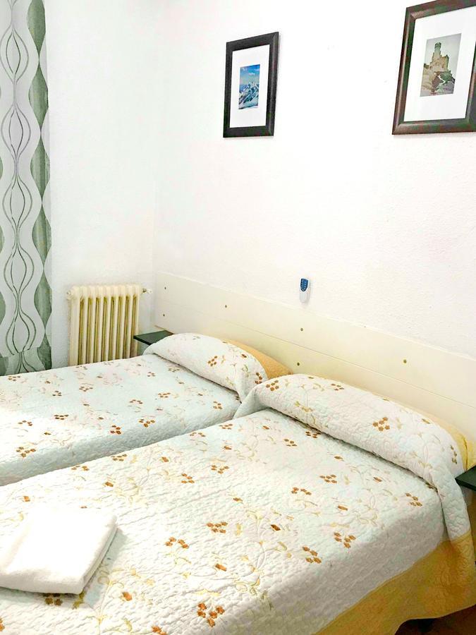 Hostal Los Arcos Madrid Kültér fotó
