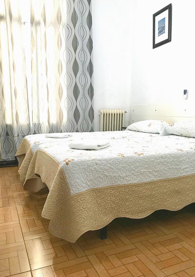 Hostal Los Arcos Madrid Kültér fotó
