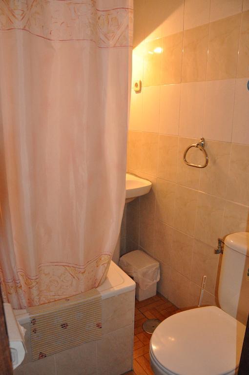 Hostal Los Arcos Madrid Szoba fotó